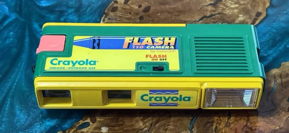 1997 Crayola 110 Flash Camera Rare – Original Decals UNTESTED NO FILM